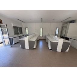 SALLE DE LABORATOIRE POUR...